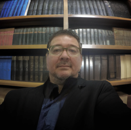 Daniel Devia - Director General
